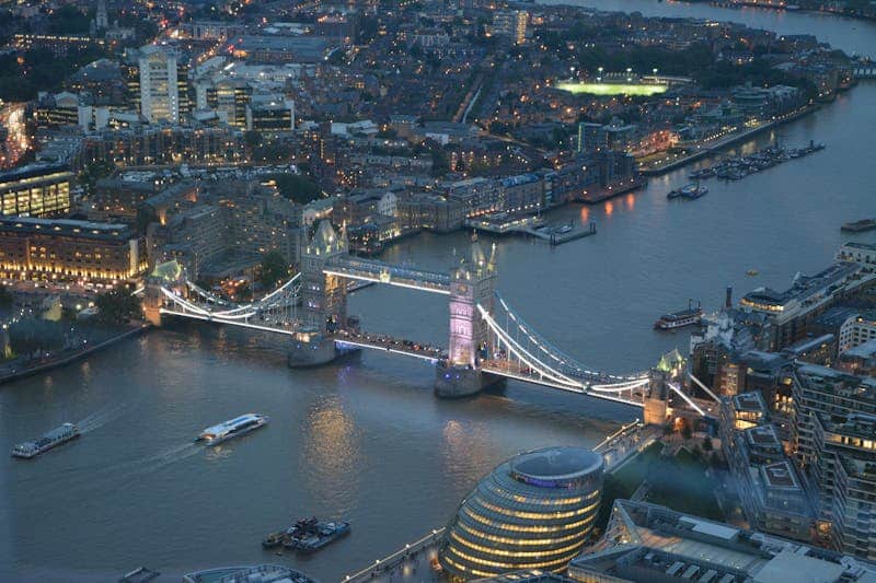 Tower Bridge preko rijeke Temze