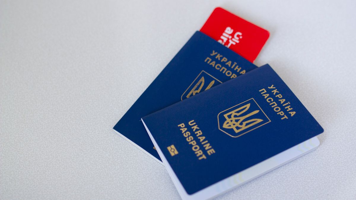 Child's passport linked to an individual UK ETA