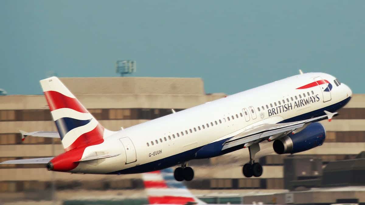 heathrow airport terminal transit 4